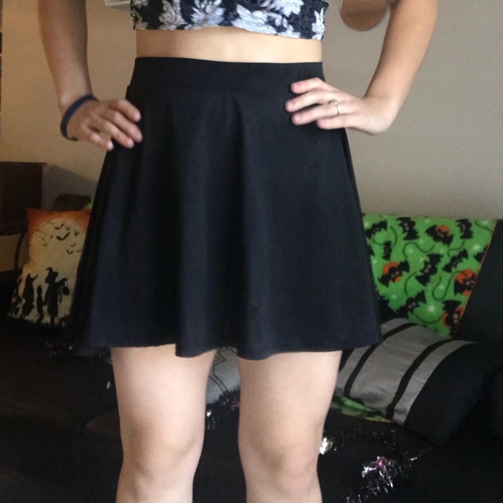 Black skater skirt